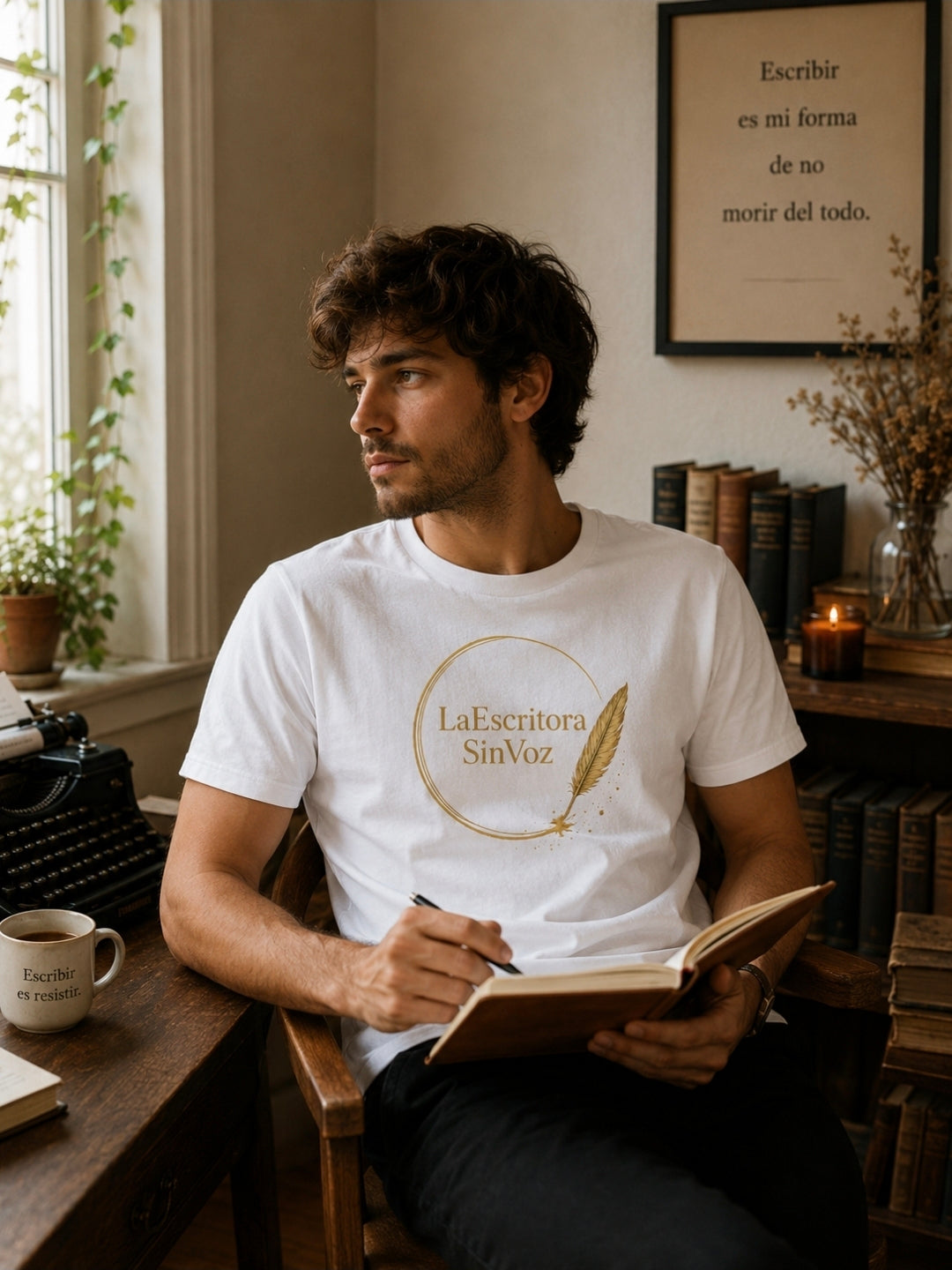 LaEscritoraSinVoz | Camiseta unisex · Logo dorado